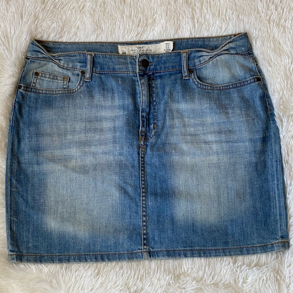 H&M L.O.G.G. Faded Denim Skirt ✨HP✨